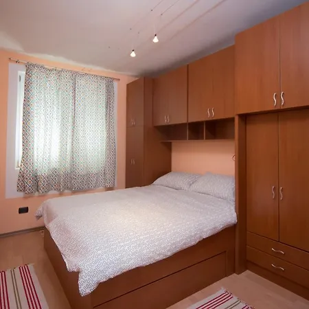 Apartman Dante *